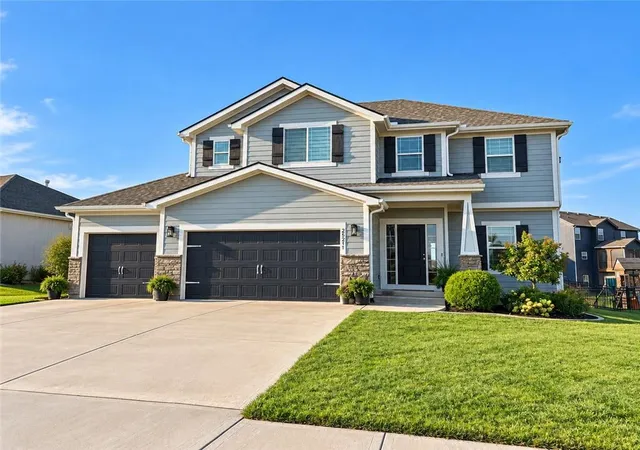 Photo 2 of Single family home for sale at 25211 W 148th Terrace, Olathe, KS 66061 | MLS# 2646625 | Listing updated on 2026-10-20