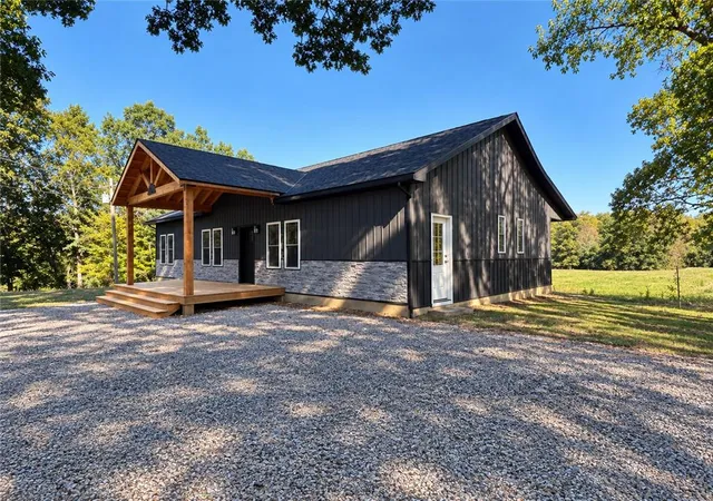 Photo 1 of Single family home for sale at 1025 Sw 401st Road, Chilhowee, MO 64733 | MLS# 2646626 | Listing updated on 2026-10-21