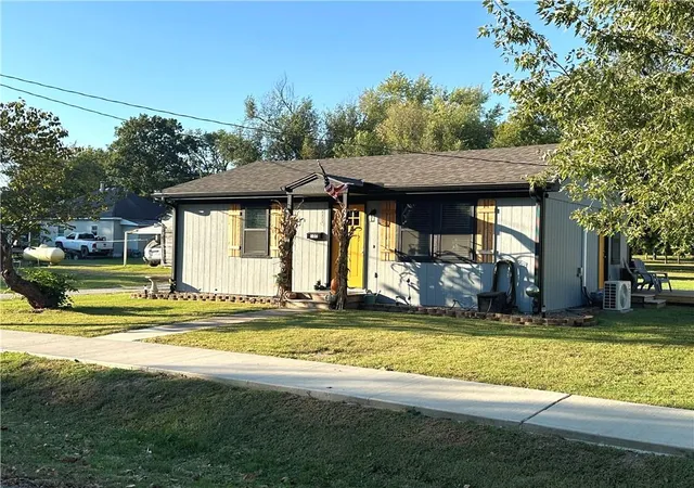 Photo 2 of Single family home for sale at 107 East 7th St, Urich, MO 64788 | MLS# 2646634 | Listing updated on 2026-10-17