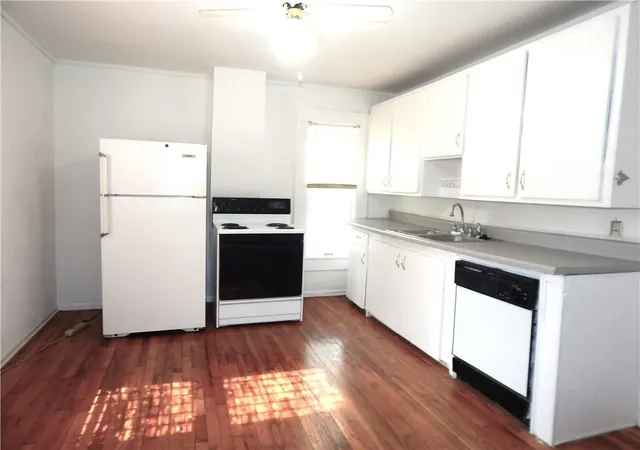 Photo 3 of Single family home for sale at 452 Water St, Liberty, MO 64068 | MLS# 2646635 | Listing updated on 2026-10-26