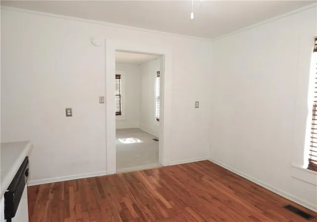 Photo 3 of Single family home for sale at 452 N Water St, Liberty, MO 64068 | MLS# 2646635 | Listing updated on 2026-10-26