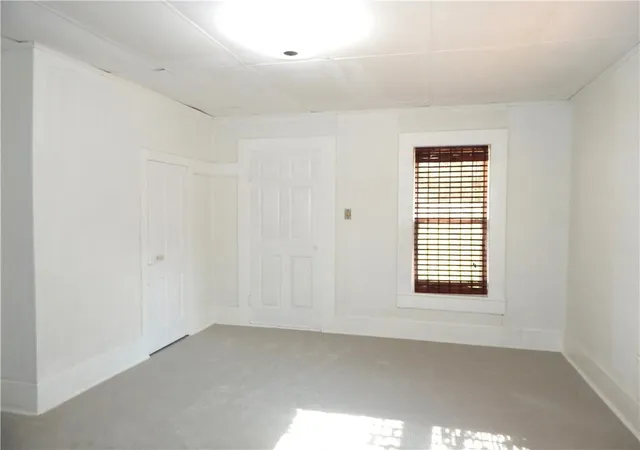 Photo 4 of Single family home for sale at 452 N Water St, Liberty, MO 64068 | MLS# 2646635 | Listing updated on 2026-10-26