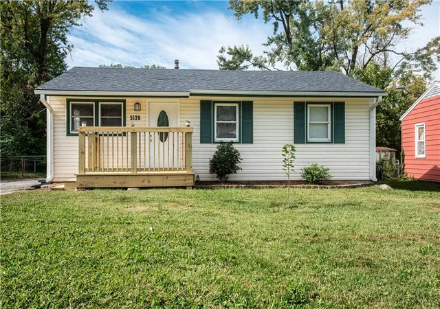 Photo 1 of Single family home for sale at 5126 N Corrington Ave, Kansas City, MO 64119 | MLS# 2646641 | Listing updated on 2026-10-20
