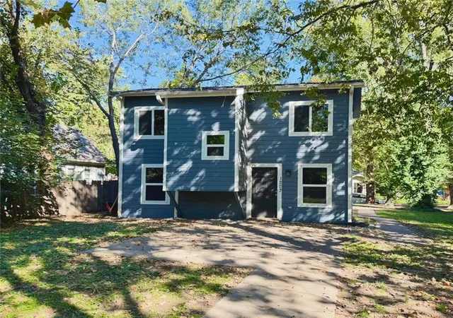 Photo 3 of Multi family home for sale at 1225 27 Pennsylvania St, Lawrence, KS 66044 | MLS# 2646645 | Listing updated on 2026-10-12