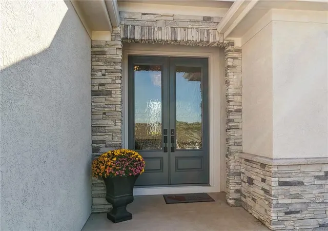 Photo 3 of Single family home for sale at 10510 N Olive Ct, Kansas City, MO 64155 | MLS# 2646648 | Listing updated on 2026-10-12