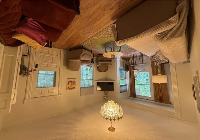 Photo 3 of Single family home for sale at 6 W 12th Street, Parkville, MO 64152 | MLS# 2646650 | Listing updated on 2026-10-20