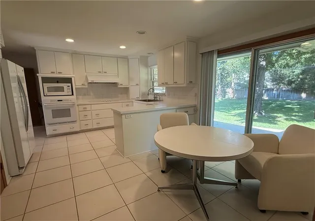 Photo 3 of Sale Pending at 4100 W 100th Terrace, Overland Park, KS 66207 | MLS# 2646654 | Listing updated on 2026-10-15