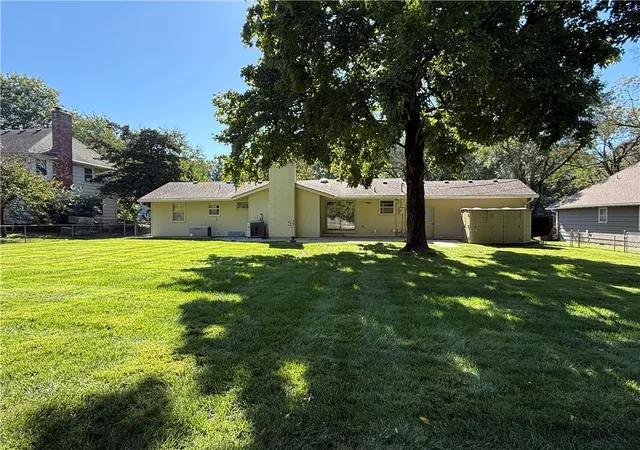 Photo 3 of Sale Pending at 4100 W 100th Terrace, Overland Park, KS 66207 | MLS# 2646654 | Listing updated on 2026-10-15