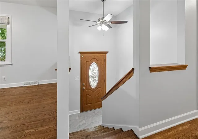 Photo 3 of Single family home for sale at 7 NE 80th Street, Kansas City, MO 64118 | MLS# 2646657 | Listing updated on 2026-10-19