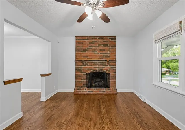 Photo 4 of Single family home for sale at 7 NE 80th Street, Kansas City, MO 64118 | MLS# 2646657 | Listing updated on 2026-10-19