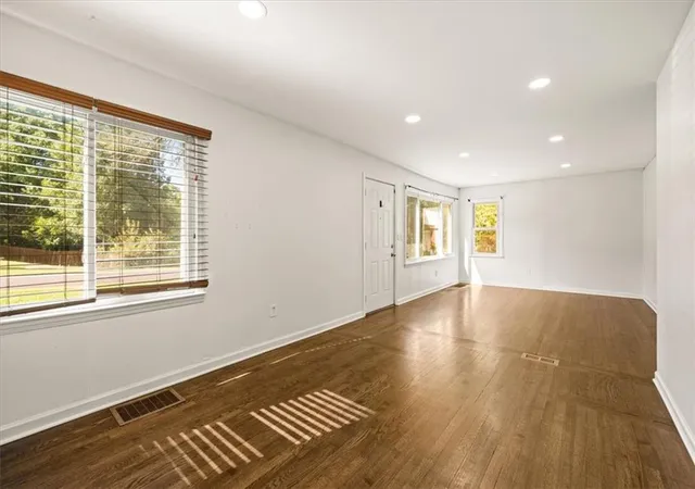 Photo 3 of Single family home for sale at 6739 Floyd St, Overland Park, KS 66204 | MLS# 2646660 | Listing updated on 2026-10-22