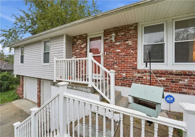 Photo 3 of Single family home for sale at 7415 NW 80th Terrace, Kansas City, MO 64152 | MLS# 2646661 | Listing updated on 2026-10-27