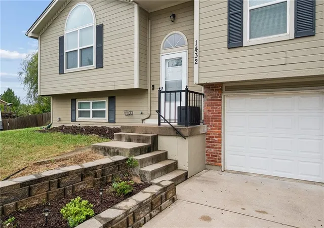 Photo 1 of Single family home for sale at 1432 NW Yankee Dr, Blue Springs, MO 64015 | MLS# 2646663 | Listing updated on 2026-10-18
