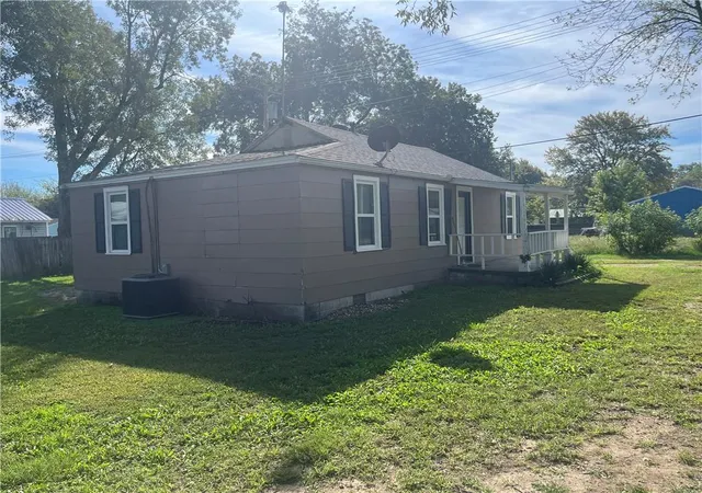 Photo 3 of Single family home for sale at 115 N 2nd Street, Chetopa, KS 67336 | MLS# 2646669 | Listing updated on 2026-10-14