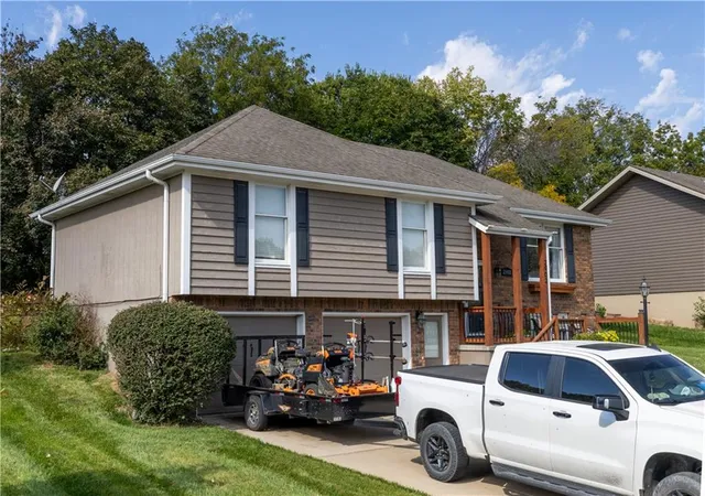 Photo 3 of Single family home for sale at 2902 North 39th Ter, Saint Joseph, MO 64506 | MLS# 2646672 | Listing updated on 2026-10-20