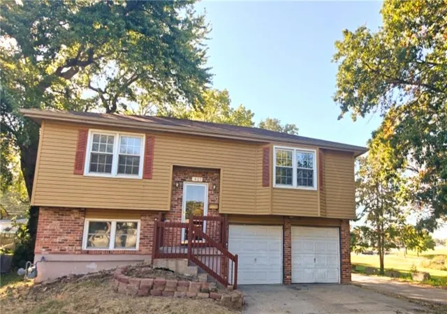 Photo 1 of Sale Pending at 427 N Blake St, Olathe, KS 66061 | MLS# 2646675 | Listing updated on 2026-10-13