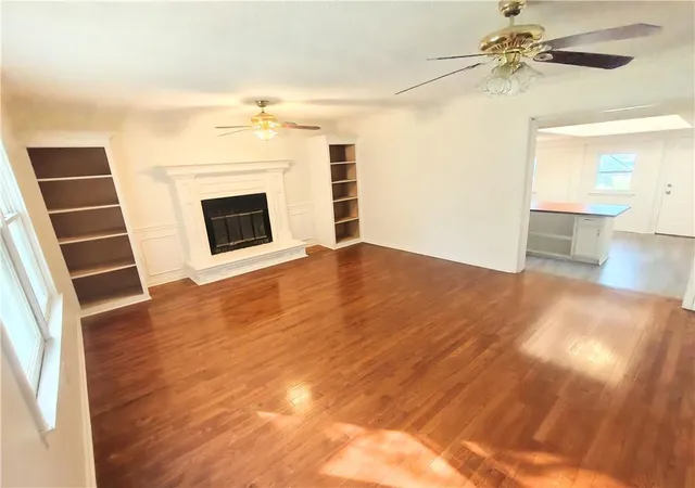 Photo 3 of Sale Pending at 427 N Blake St, Olathe, KS 66061 | MLS# 2646675 | Listing updated on 2026-10-13