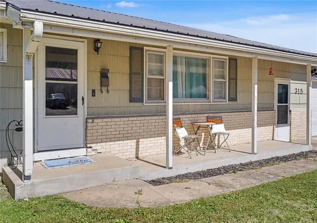 Photo 3 of Single family home for sale at 315 E Monroe Ave, Garnett, KS 66032 | MLS# 2646677 | Listing updated on 2026-10-13