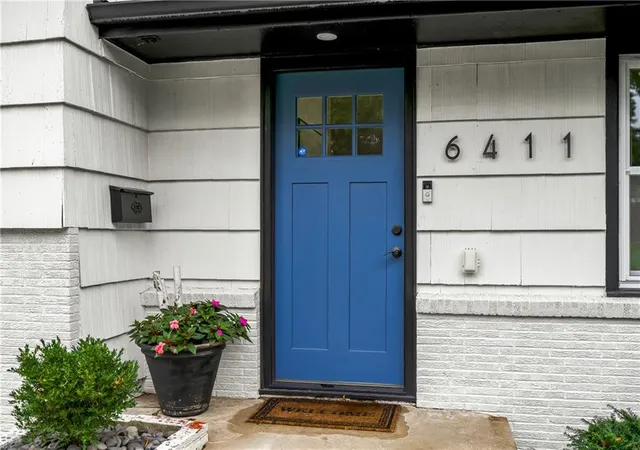 Photo 2 of Single family home for sale at 6411 W 77th Street, Overland Park, KS 66204 | MLS# 2646684 | Listing updated on 2026-10-18