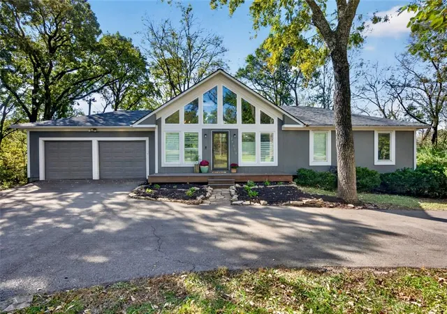 Photo 1 of Sale Pending at 27351 W 87th Street, Lenexa, KS 66227 | MLS# 2646685 | Listing updated on 2026-10-17
