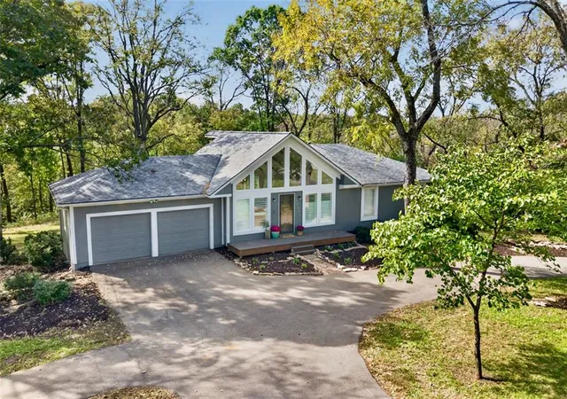 Photo 2 of Sale Pending at 27351 W 87th Street, Lenexa, KS 66227 | MLS# 2646685 | Listing updated on 2026-10-17