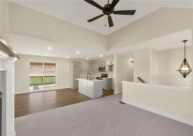 Photo 3 of Single family home for sale at 583 Skyview Ln, Liberty, MO 64068 | MLS# 2646686 | Listing updated on 2026-10-29