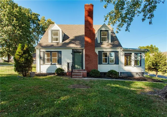 Photo 1 of Single family home for sale at 222 Ne 43rd Street, Kansas City, MO 64116 | MLS# 2646691 | Listing updated on 2026-10-15
