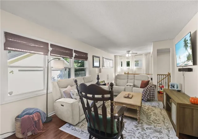 Photo 4 of Single family home for sale at 203 SW Mcclendon Dr, Lees Summit, MO 64081 | MLS# 2646708 | Listing updated on 2026-10-17