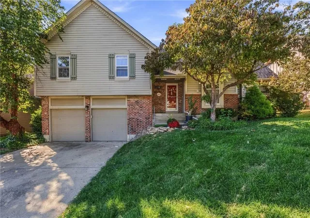 Photo 1 of Single family home for sale at 11624 Cody St, Overland Park, KS 66210 | MLS# 2646712 | Listing updated on 2026-10-18