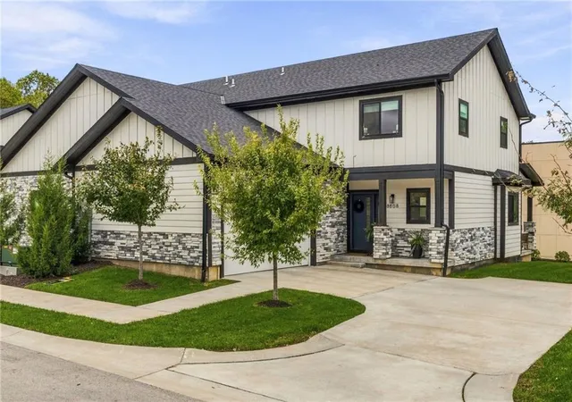 Photo 2 of Townhouse for sale at 8808 Cortez St, Overland Park, KS 66212 | MLS# 2646715 | Listing updated on 2026-10-23