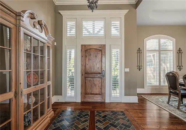 Photo 3 of Single family home for sale at 8959 Chestnut St, Lenexa, KS 66220 | MLS# 2646719 | Listing updated on 2026-10-17
