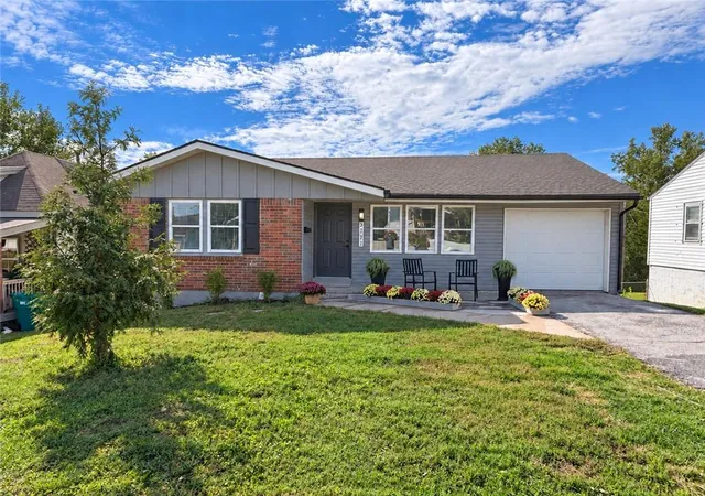 Photo 1 of Single family home for sale at 3171 Cleveland Ave, Kansas City, KS 66104 | MLS# 2646723 | Listing updated on 2026-10-16