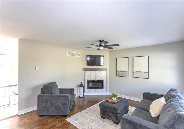 Photo 3 of Single family home for sale at 3171 Cleveland Ave, Kansas City, KS 66104 | MLS# 2646723 | Listing updated on 2026-10-16