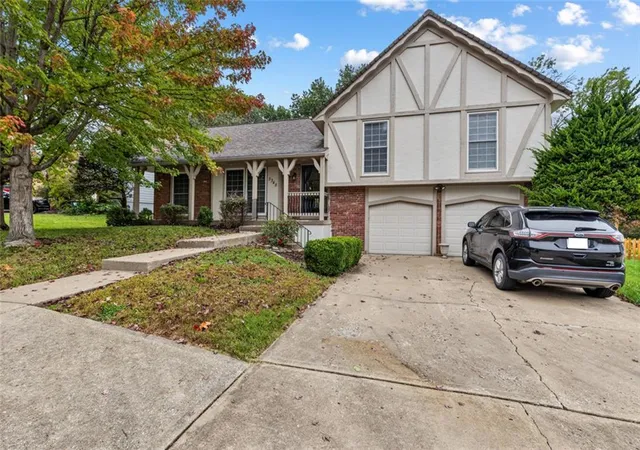 Single family home for sale at 5348 W 102 Street, Overland Park, KS 66207 | MLS# 2646724