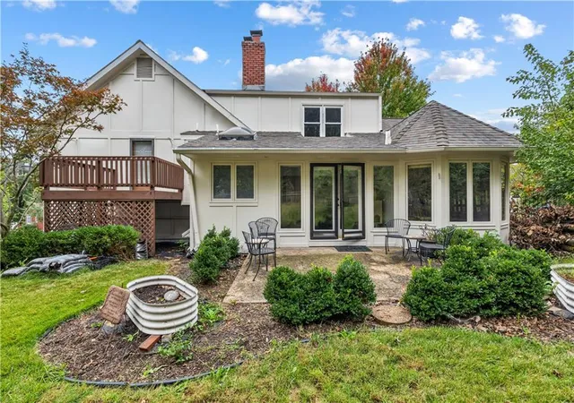 Photo 3 of Single family home for sale at 5348 W 102 Street, Overland Park, KS 66207 | MLS# 2646724 | Listing updated on 2026-10-22