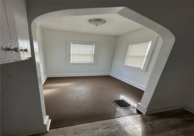 Photo 3 of Single family home for sale at 4523 Wabash Ave, Kansas City, MO 64130 | MLS# 2646727 | Listing updated on 2026-10-20