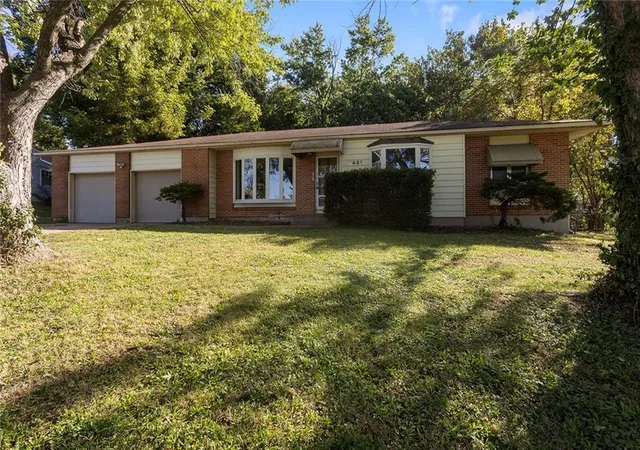 Single family home for sale at 8431 Glenwood St, Overland Park, KS 66212 | MLS# 2646728
