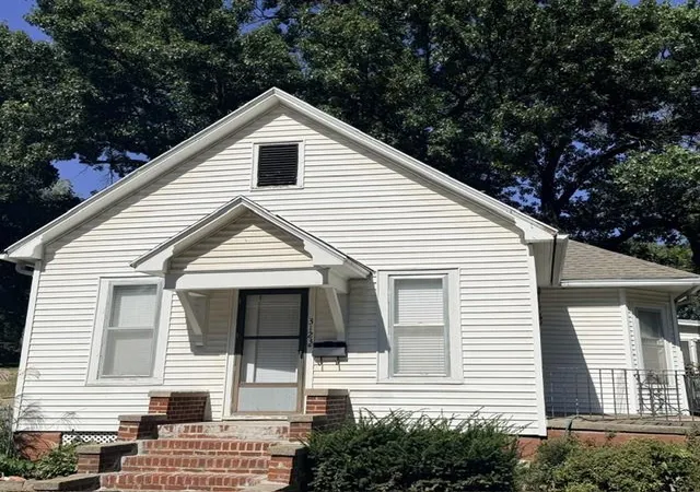 Single family home for sale at 3123-3123 1/2 Gene Fld Rd, Saint Joseph, MO 64506 | MLS# 2646730