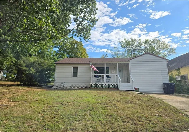 Photo 2 of Single family home for sale at 724 S 4th Street, Independence, KS 67301 | MLS# 2646732 | Listing updated on 2026-10-22