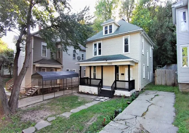 Single family home for sale at 1410 N 2nd Street, Saint Joseph, MO 64505 | MLS# 2646733