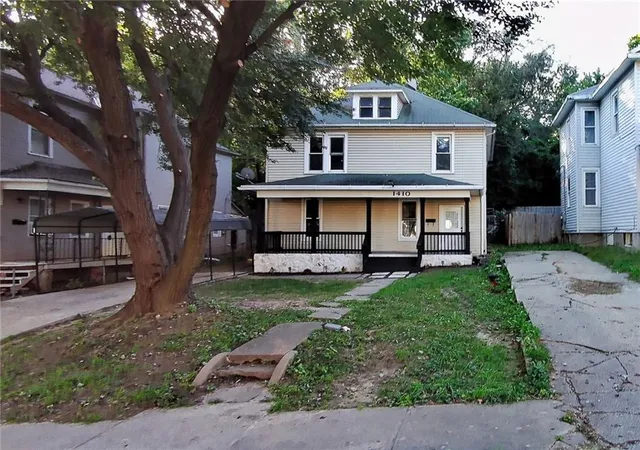 Photo 2 of Single family home for sale at 1410 N 2nd Street, Saint Joseph, MO 64505 | MLS# 2646733 | Listing updated on 2026-10-13