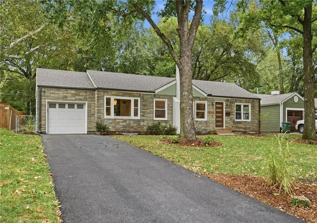 Photo 2 of Single family home for sale at 5041 Clark Dr, Roeland Park, KS 66205 | MLS# 2646734 | Listing updated on 2026-10-17