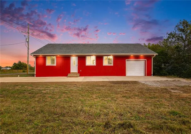 Single family home for sale at 62 Wilderness Trl, Linn Valley, KS 66040 | MLS# 2646737