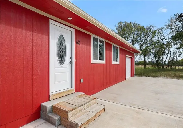 Photo 2 of Single family home for sale at 62 Wilderness Trl, Linn Valley, KS 66040 | MLS# 2646737 | Listing updated on 2026-10-23
