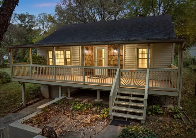 Photo 1 of Single family home for sale at 8648 E 27th Street, Kansas City, MO 64129 | MLS# 2646738 | Listing updated on 2026-10-21