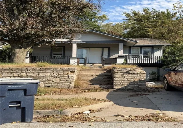 Photo 1 of Single family home for sale at 5829 Jackson Ave, Kansas City, MO 64130 | MLS# 2646742 | Listing updated on 2026-10-20