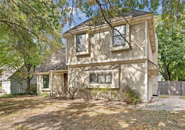 Photo 2 of Sale Pending at 14804 W 84th Terrace, Lenexa, KS 66215 | MLS# 2646745 | Listing updated on 2026-10-19