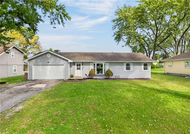 Photo 1 of Single family home for sale at 114 W 8th Street, Kearney, MO 64060 | MLS# 2646752 | Listing updated on 2026-10-18