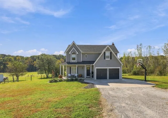 Single family home for sale at 10641 Donahoo Rd, Kansas City, KS 66109 | MLS# 2646753