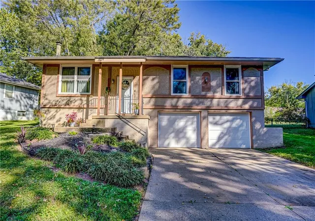 Photo 1 of Single family home for sale at 2409 Sw South Ct, Blue Springs, MO 64015 | MLS# 2646754 | Listing updated on 2026-10-17